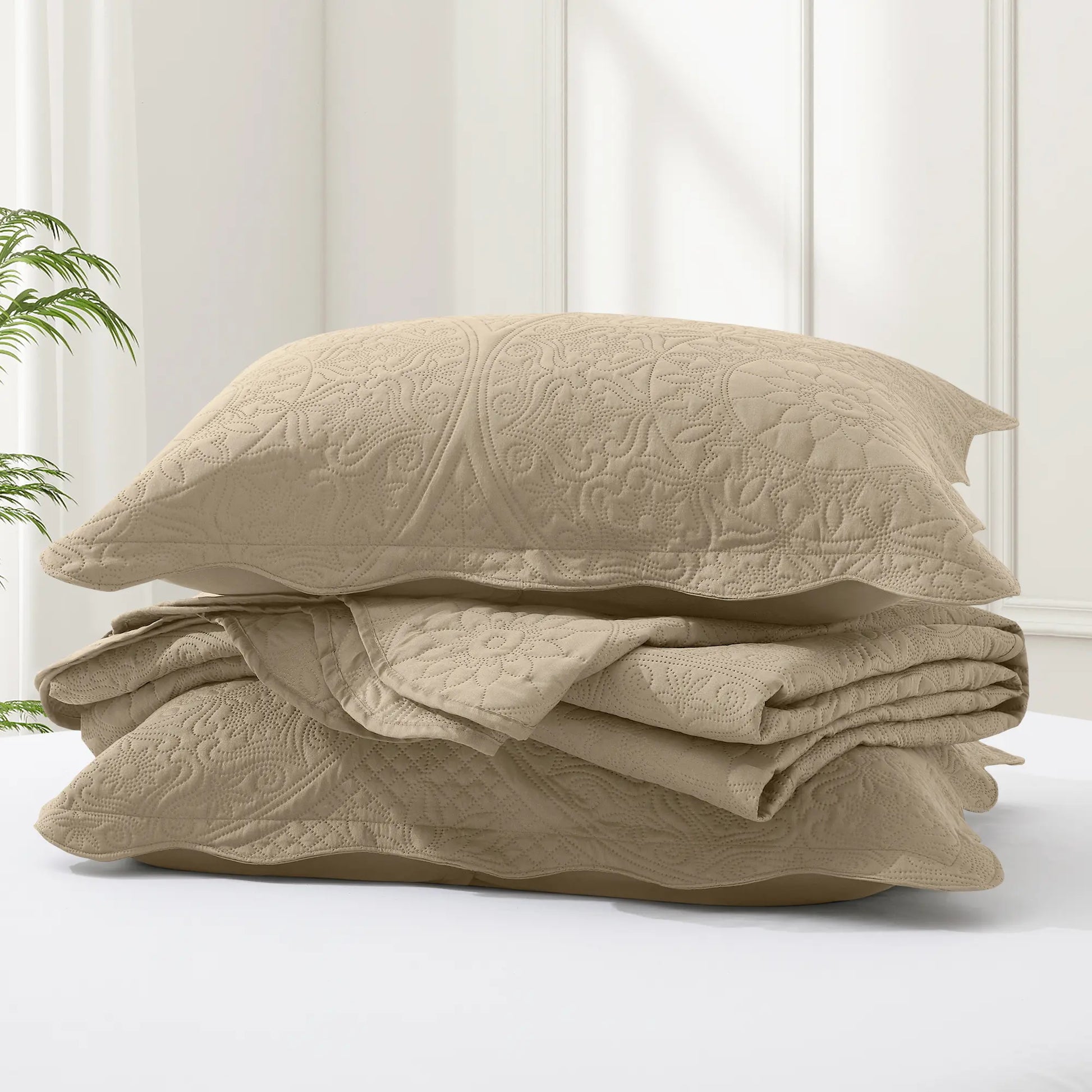 Transform your bedroom with the Imperial Homeware Floral Ultrasonic Bedspread Set! 🌸 Lightweight, breathable, and machine washable – perfect for all seasons. Available in Twin, Queen, and King sizes! 🛏️✨ #HomeDecor #Bedding #CozyVibes