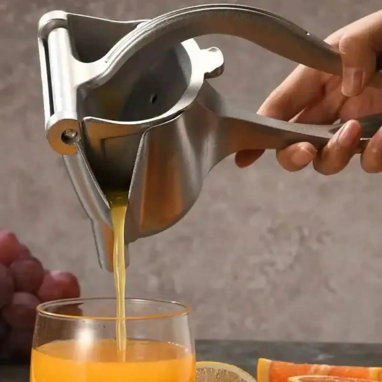 Aluminum Manual Fruit Squeezer - Detachable Citrus Juicer for Pomegranate and Other Fruits, Compact and Easy-Clean Kitchen Tool