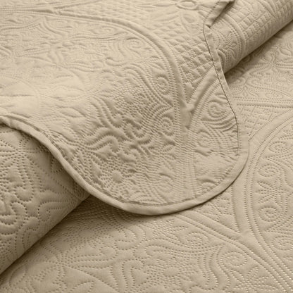 Transform your bedroom with the Imperial Homeware Floral Ultrasonic Bedspread Set! 🌸 Lightweight, breathable, and machine washable – perfect for all seasons. Available in Twin, Queen, and King sizes! 🛏️✨ #HomeDecor #Bedding #CozyVibes