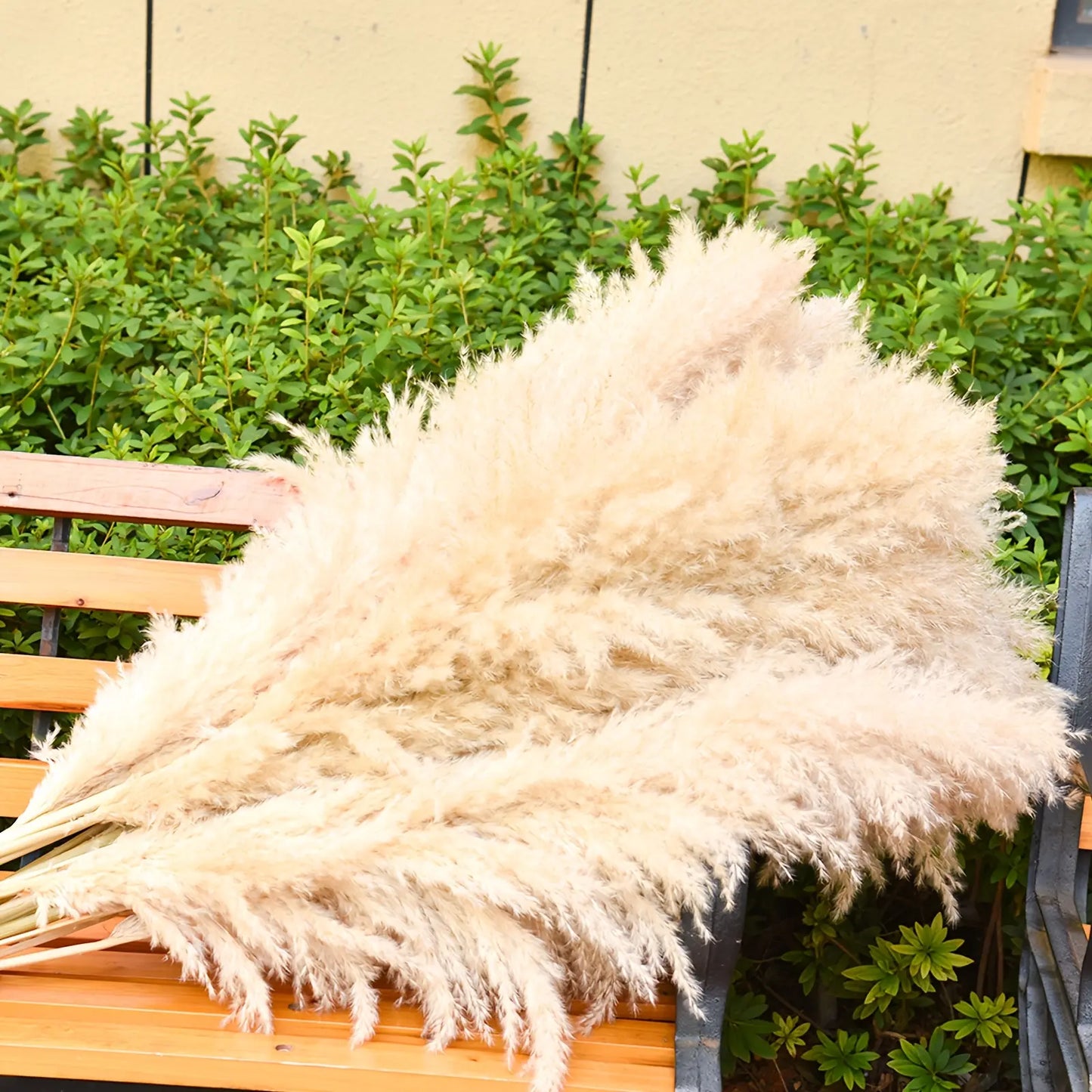 40-Inch Natural Dried Pampas Grass Flower Bouquets - Fluffy Casual Boho Minimalist Aesthetic Home Decor, 16/20 Stems for Entryway Decor, Table Decoration